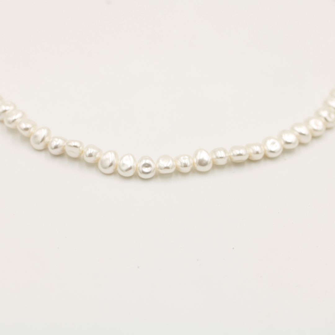 Pearlescent Necklace