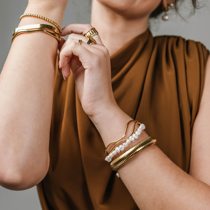 Ava Bangle